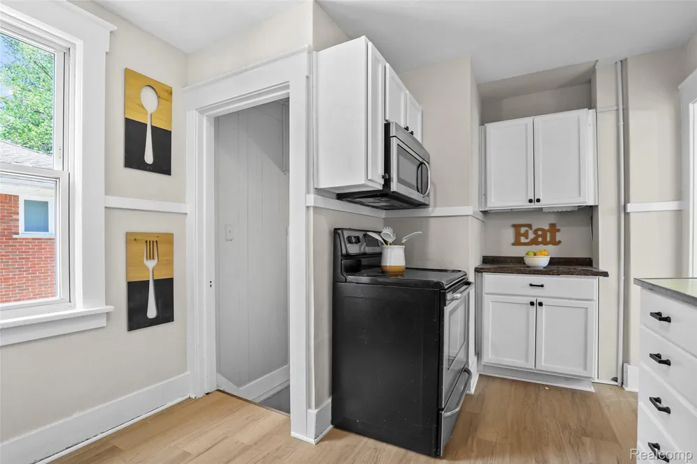 428 Bauman Avenue Clawson City, MI 48017