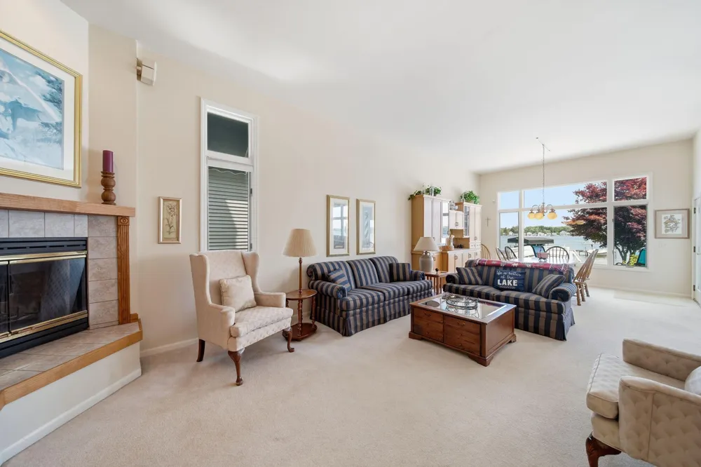 413 Oakwood Avenue Columbia Township, MI 49234