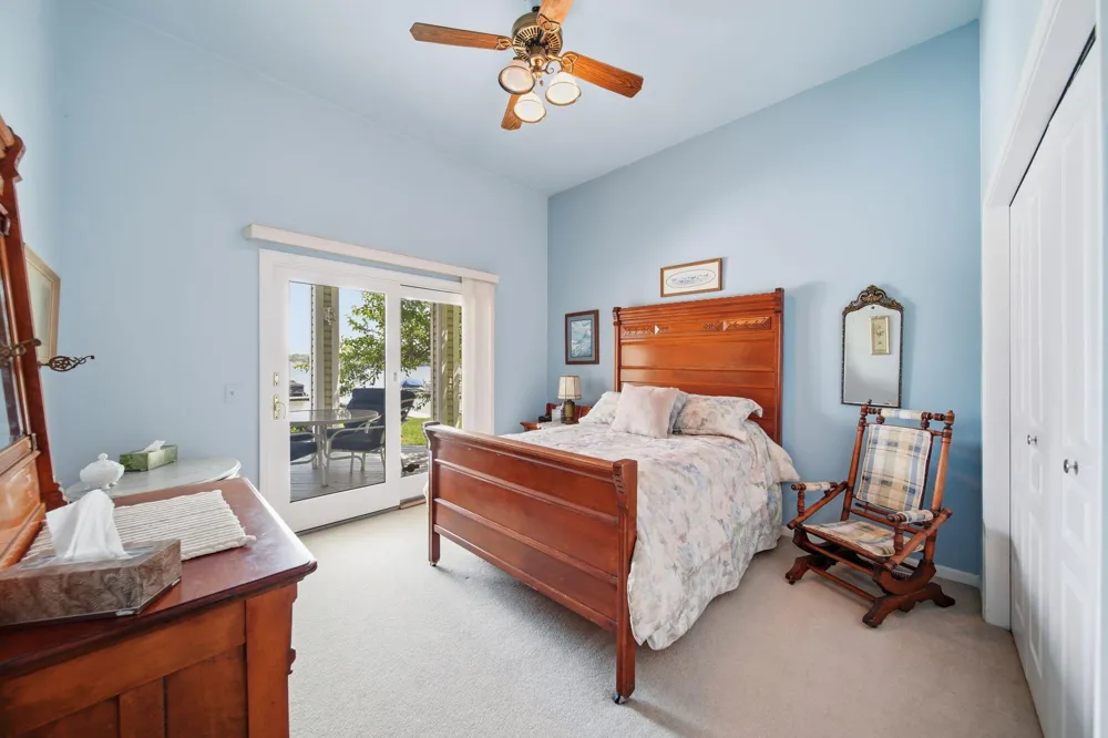 413 Oakwood Avenue Columbia Township, MI 49234