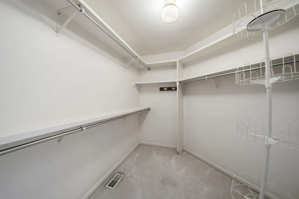 413 Oakwood Avenue Columbia Township, MI 49234