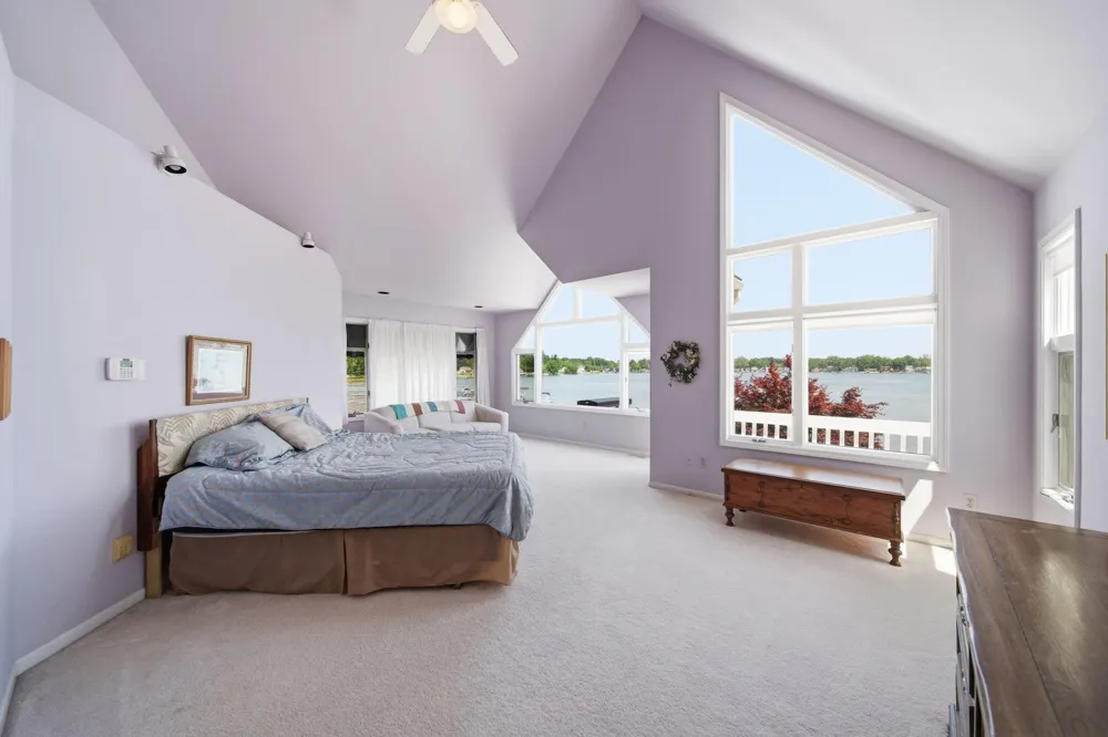 413 Oakwood Avenue Columbia Township, MI 49234