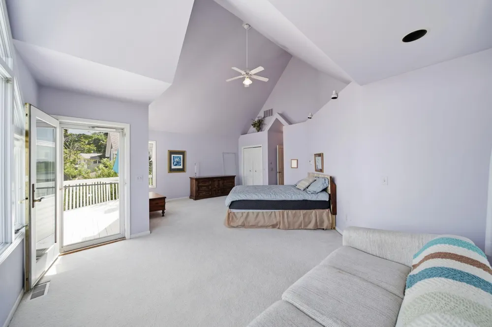 413 Oakwood Avenue Columbia Township, MI 49234