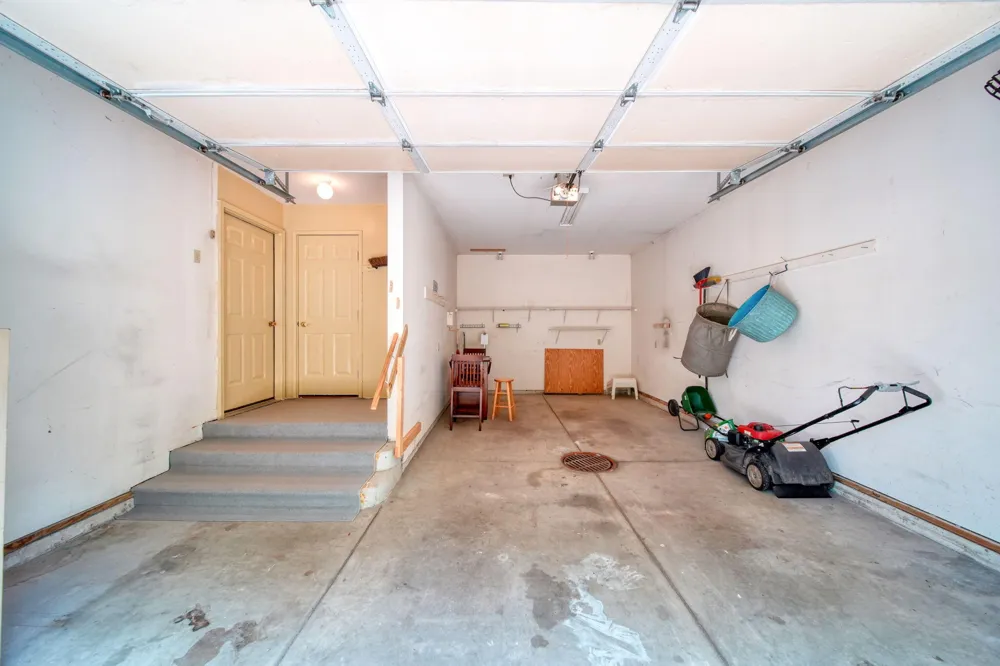 413 Oakwood Avenue Columbia Township, MI 49234