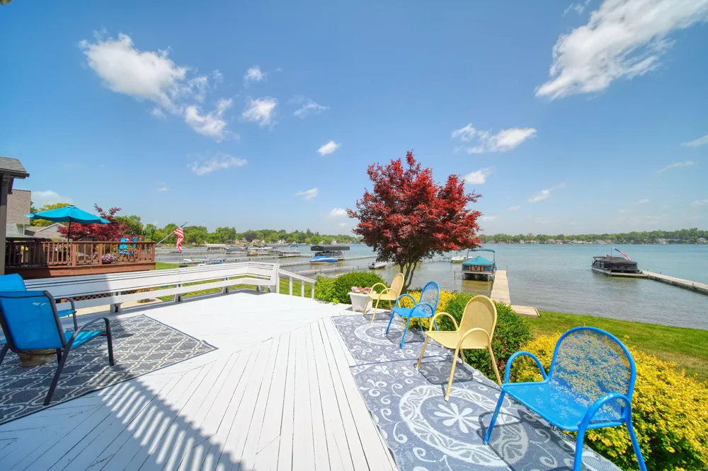 413 Oakwood Avenue Columbia Township, MI 49234