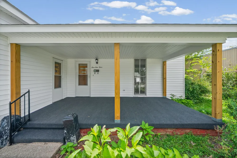 114 S Clay St Hopkinsville, KY 42240
