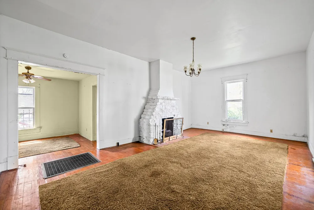 114 S Clay St Hopkinsville, KY 42240