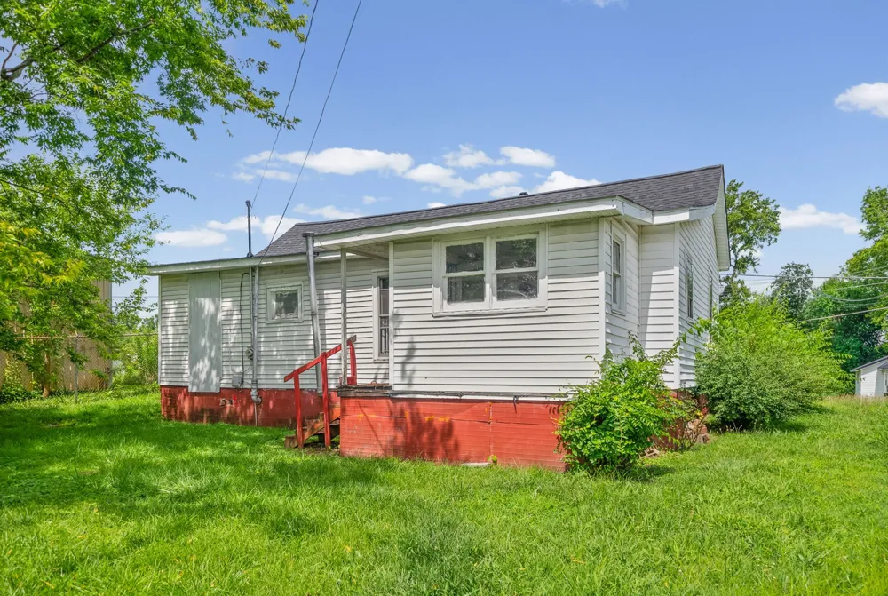 114 S Clay St Hopkinsville, KY 42240