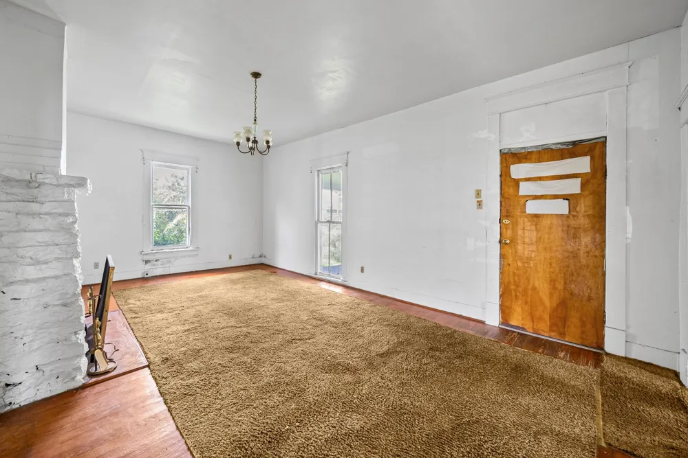 114 S Clay St Hopkinsville, KY 42240