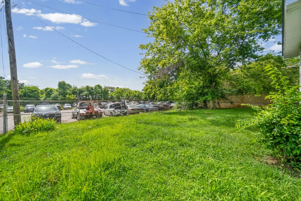 114 S Clay St Hopkinsville, KY 42240