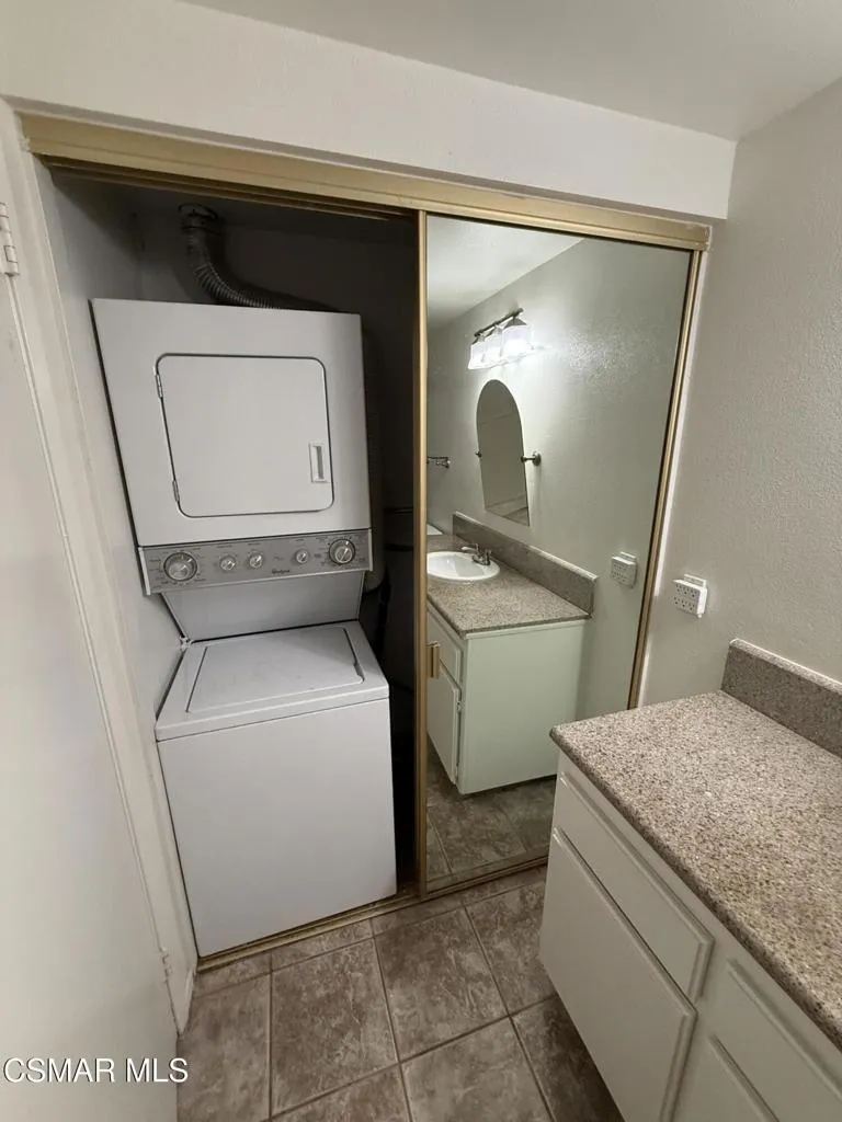 460 Arbor Lane Court #203 Thousand Oaks, CA 91360