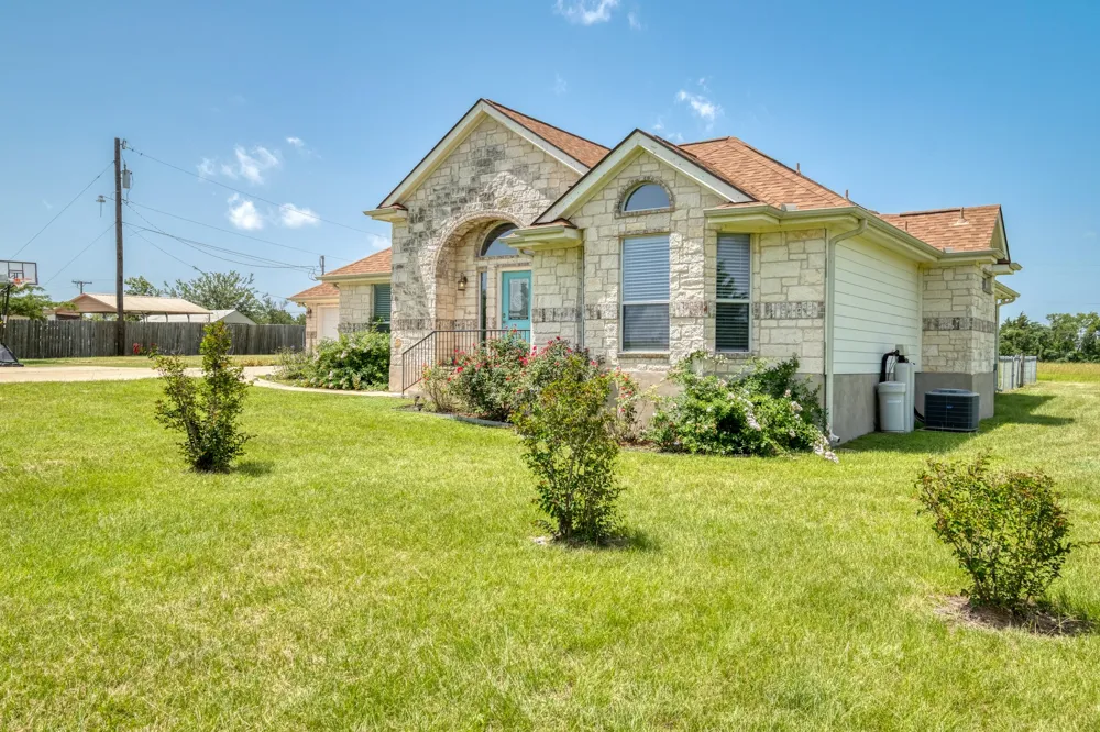 341 Brown Road McDade, TX 78650