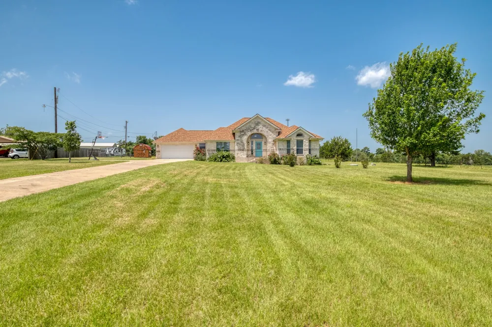 341 Brown Road McDade, TX 78650