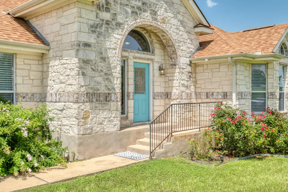 341 Brown Road McDade, TX 78650