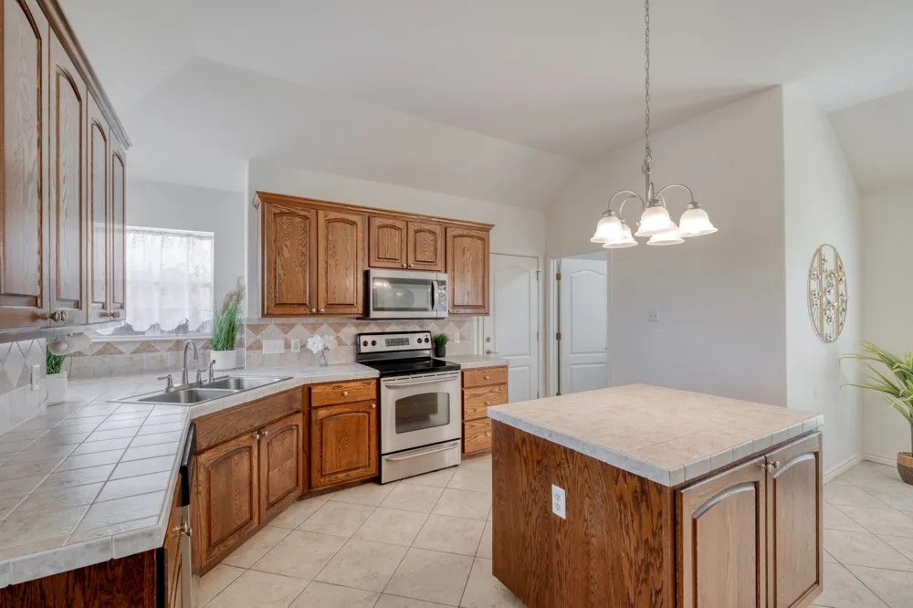 341 Brown Road McDade, TX 78650