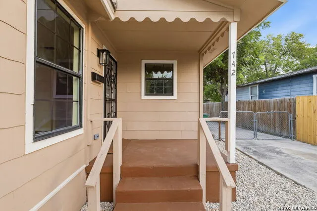 742 Royston Ave San Antonio, TX 78225
