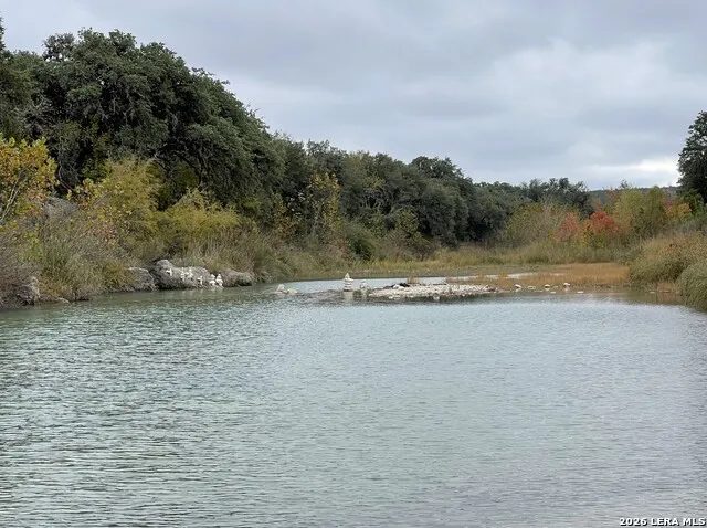 557 SQUIRREL BND Uvalde, TX 78801