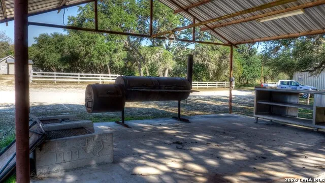 557 SQUIRREL BND Uvalde, TX 78801