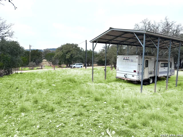 557 SQUIRREL BND Uvalde, TX 78801