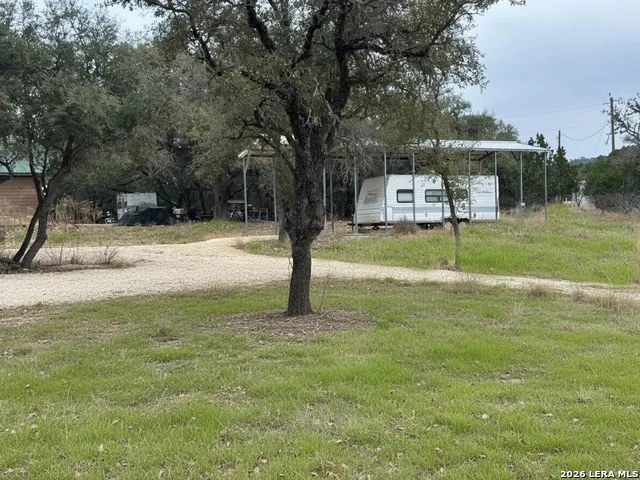 557 SQUIRREL BND Uvalde, TX 78801