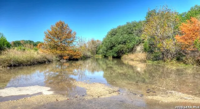 557 SQUIRREL BND Uvalde, TX 78801