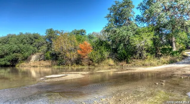 557 SQUIRREL BND Uvalde, TX 78801