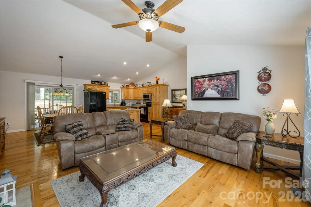 59 Smalltown Trail Brevard, NC 28712