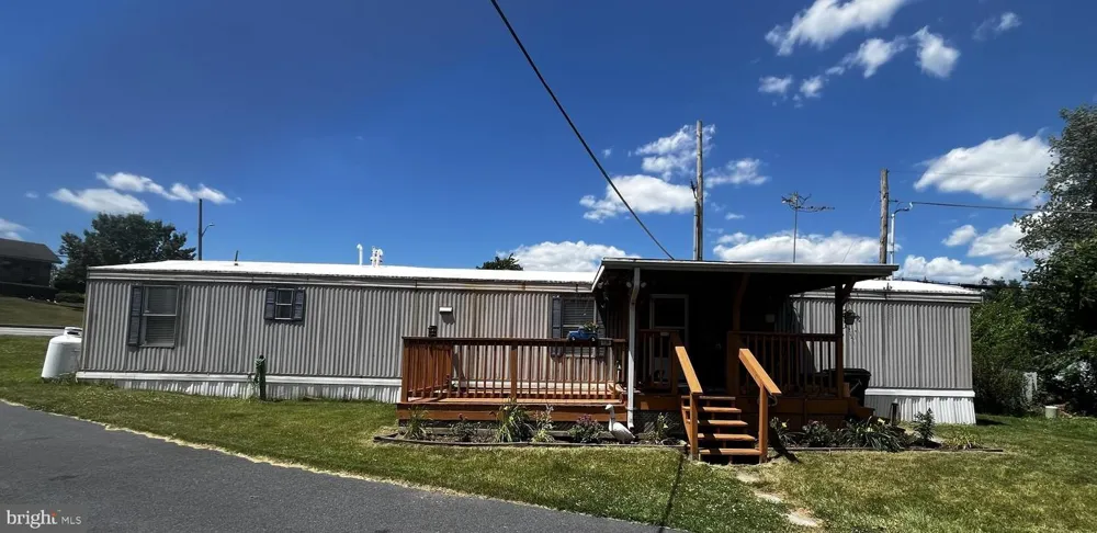 221 EBY LANE Middletown, PA 17057