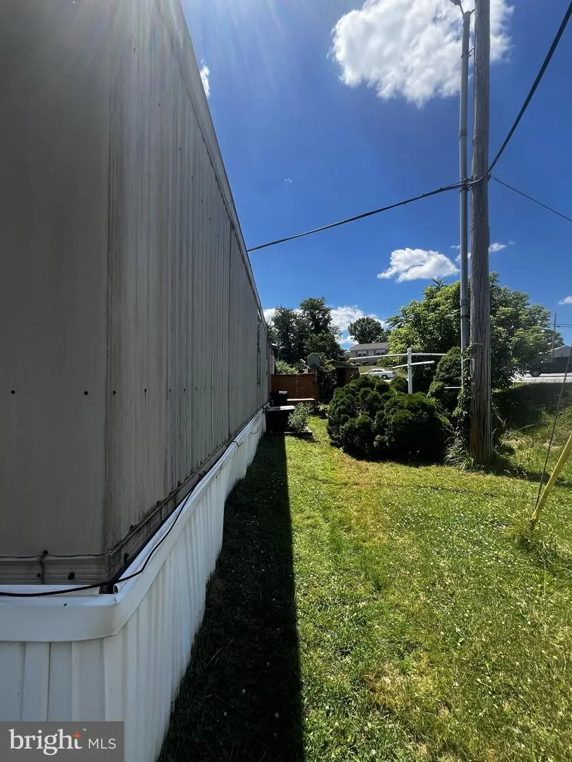 221 EBY LANE Middletown, PA 17057