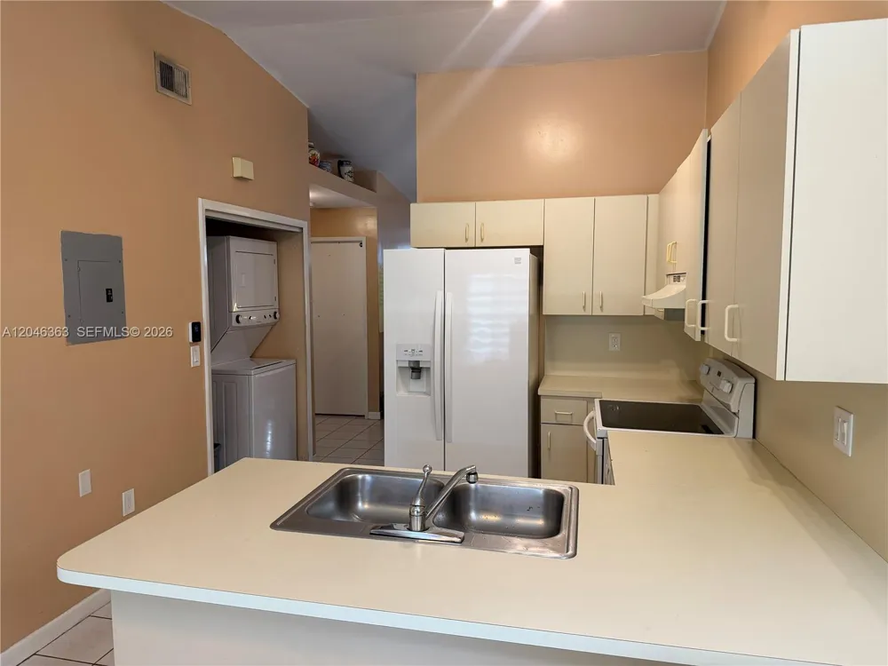 6718 NW 166th Ter #301 Miami Lakes, FL 33014