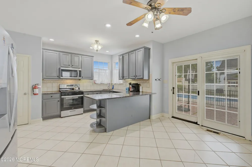 1316 Sassafras Lane Williamstown, NJ 08094
