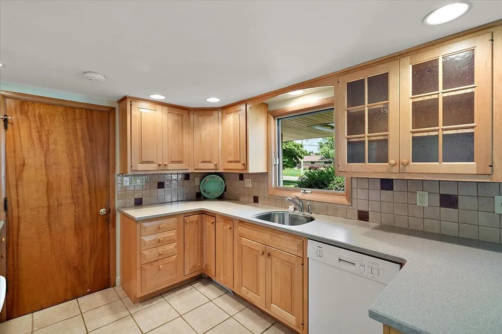 838 S Shore Drive Holland City, MI 49423