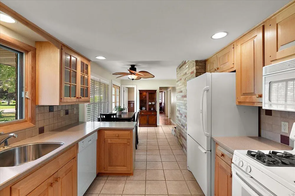 838 S Shore Drive Holland City, MI 49423