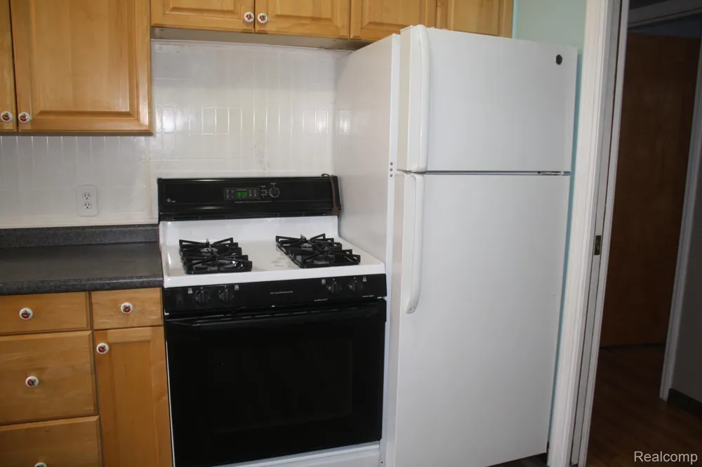 5001 Montfaucon Street Trenton City, MI 48183