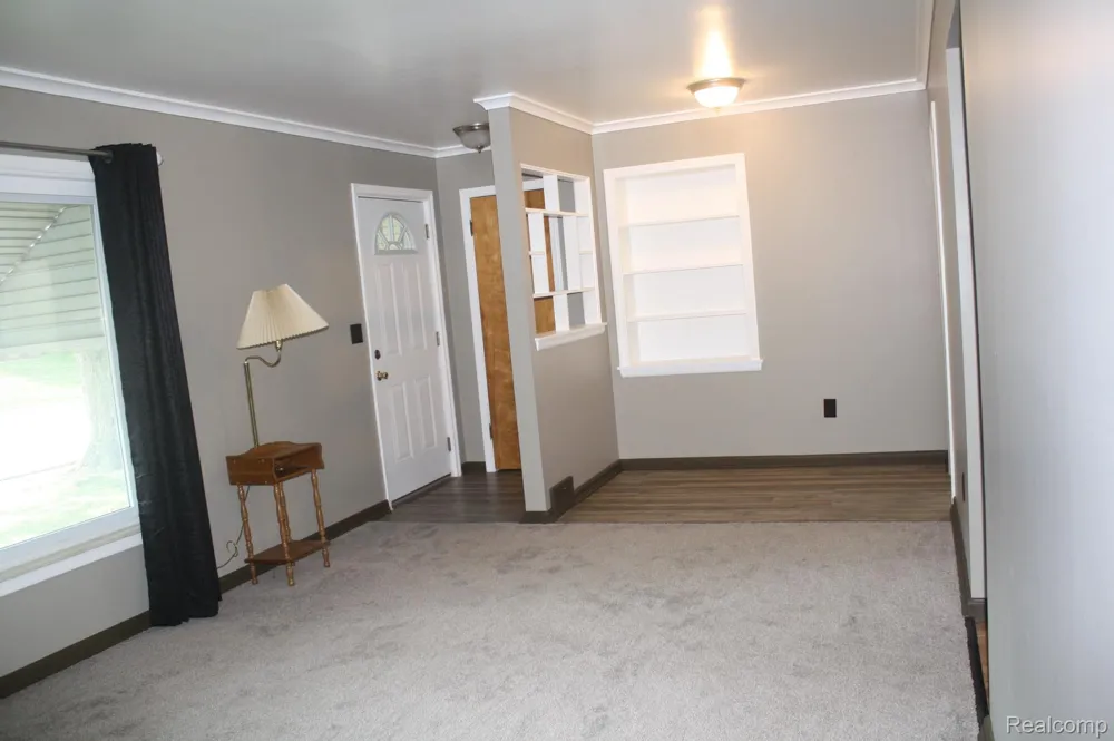 5001 Montfaucon Street Trenton City, MI 48183