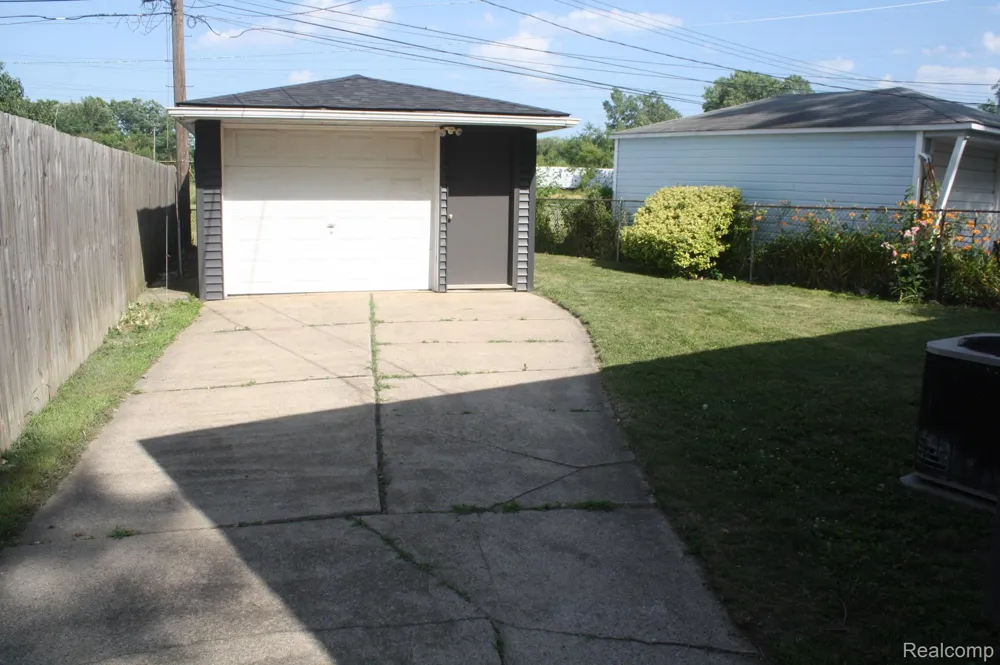 5001 Montfaucon Street Trenton City, MI 48183