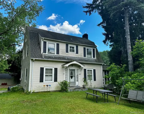 237 Windsor Highway