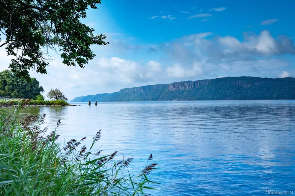 7 Overlook Road Dobbs Ferry, NY 10522