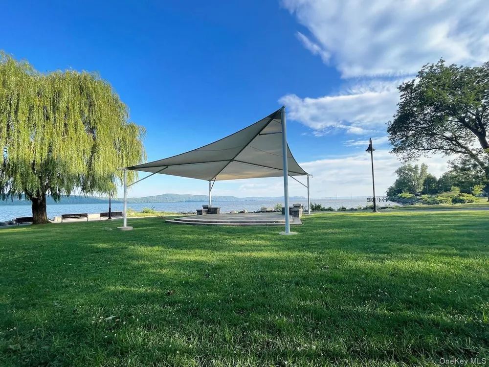 7 Overlook Road Dobbs Ferry, NY 10522