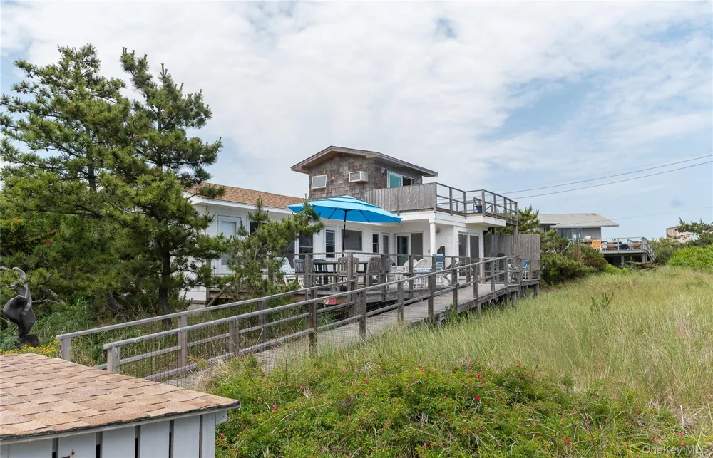 58 Gale Avenue Seaview, NY 11770