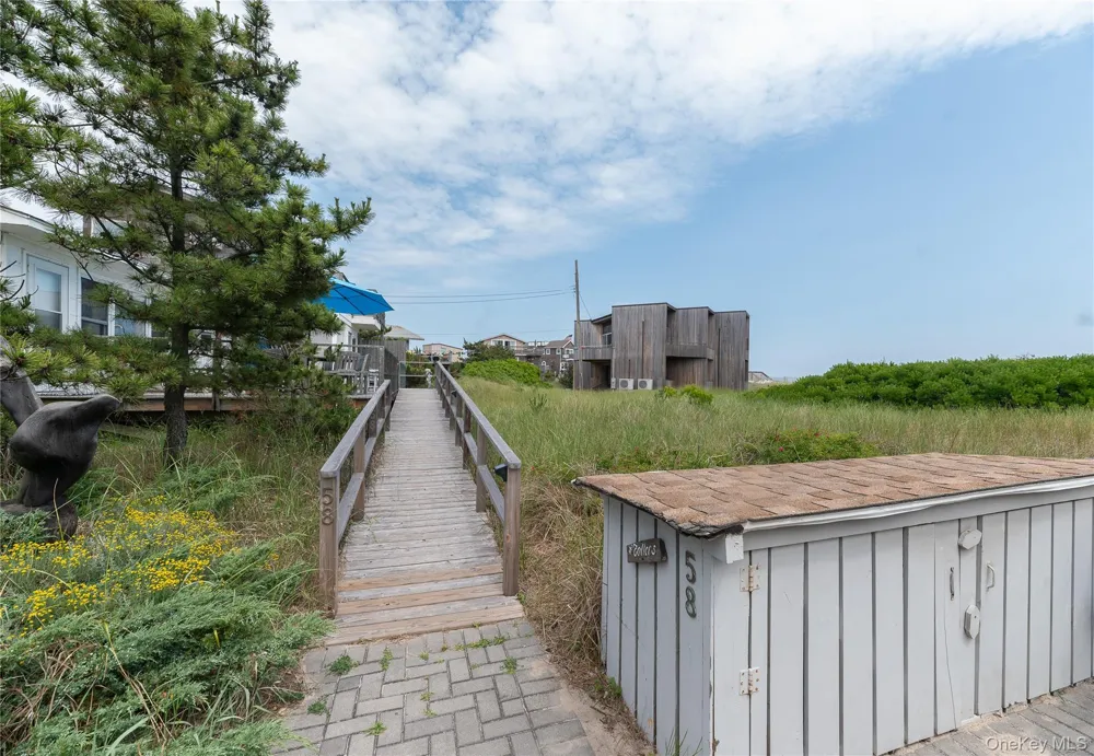 58 Gale Avenue Seaview, NY 11770