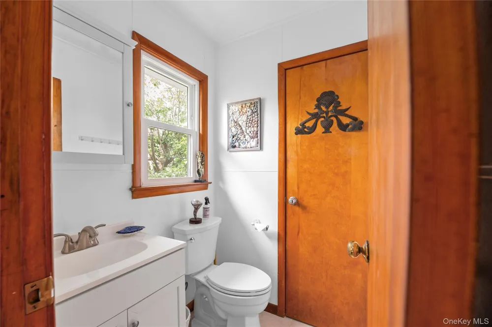 58 Gale Avenue Seaview, NY 11770