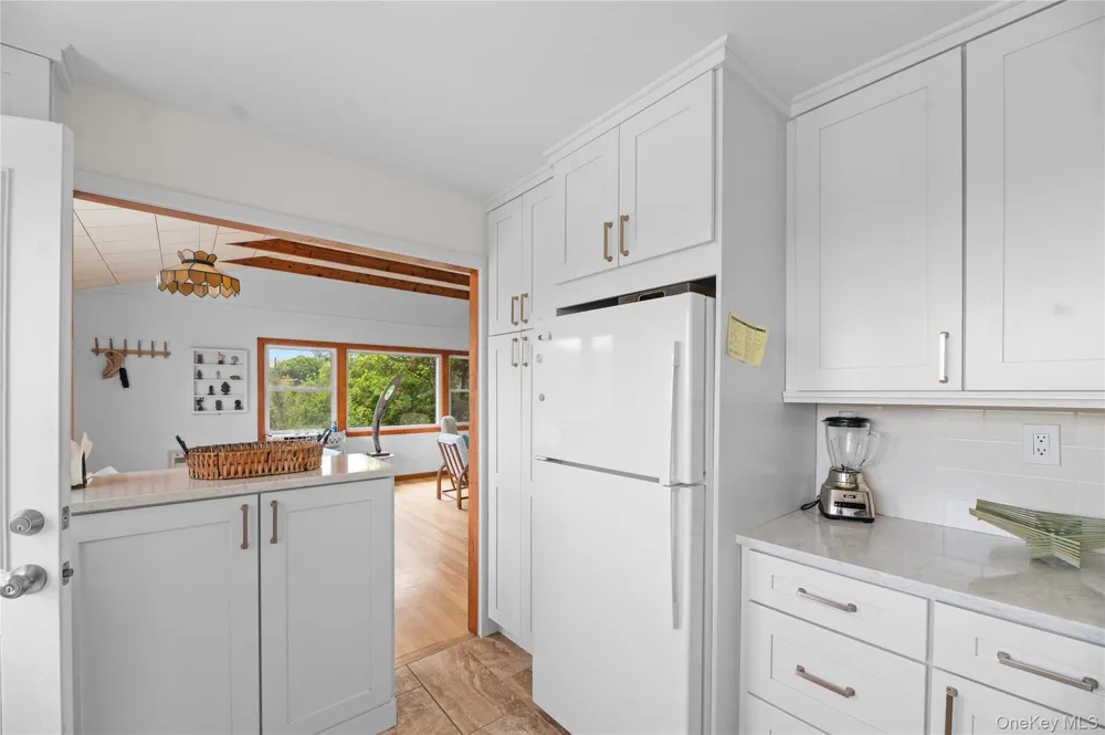58 Gale Avenue Seaview, NY 11770