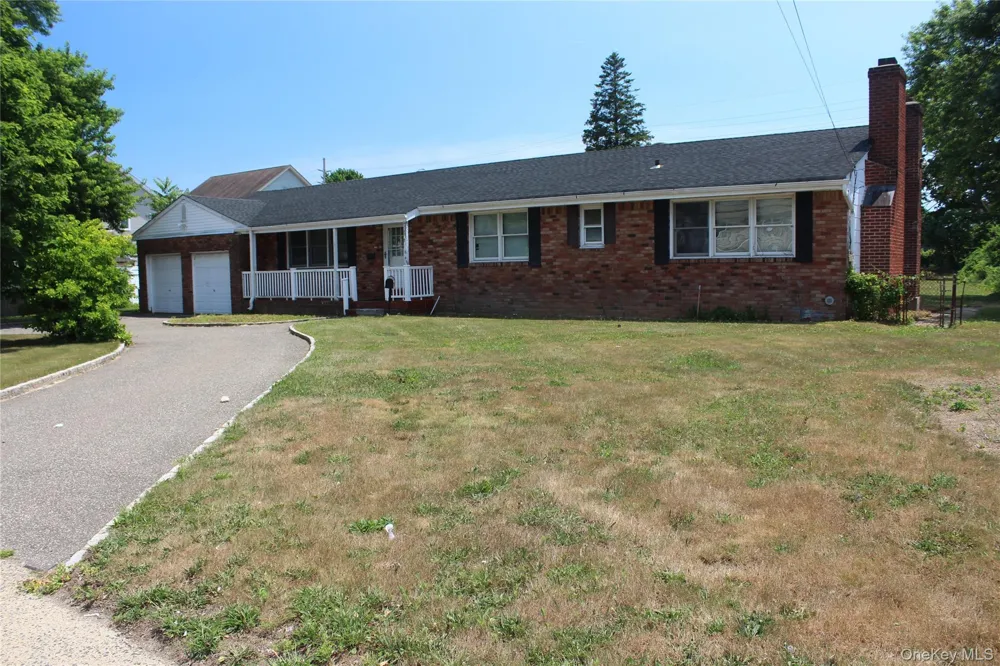 924 Fulton Street Farmingdale, NY 11735
