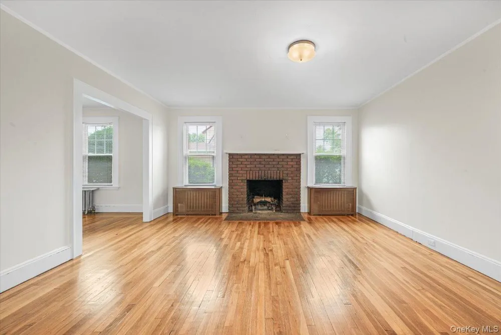 251-47 42nd Avenue Little Neck, NY 11363