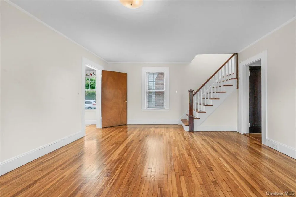 251-47 42nd Avenue Little Neck, NY 11363
