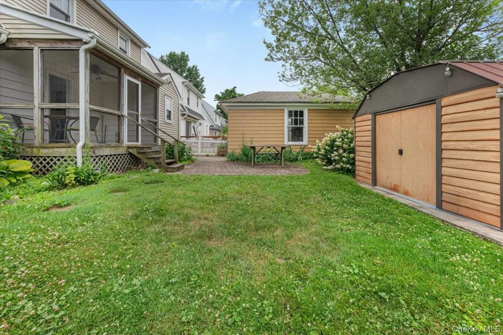 251-47 42nd Avenue Little Neck, NY 11363