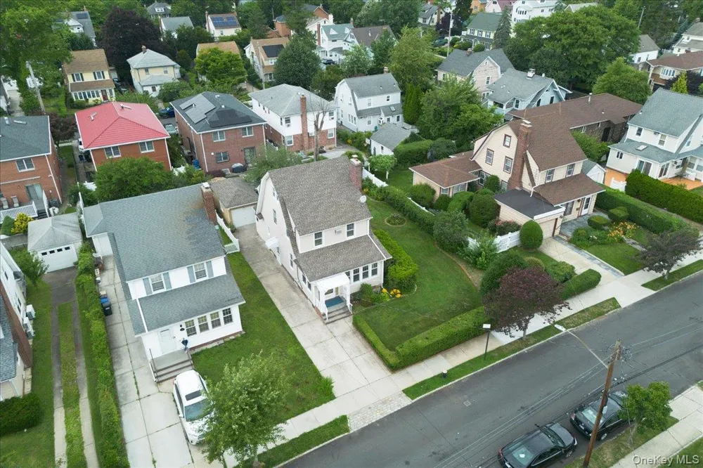 251-47 42nd Avenue Little Neck, NY 11363