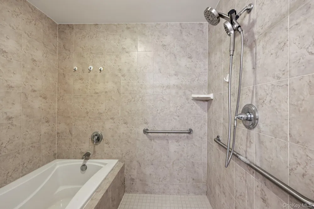 1220 Round Pointe Drive Haverstraw, NY 10927