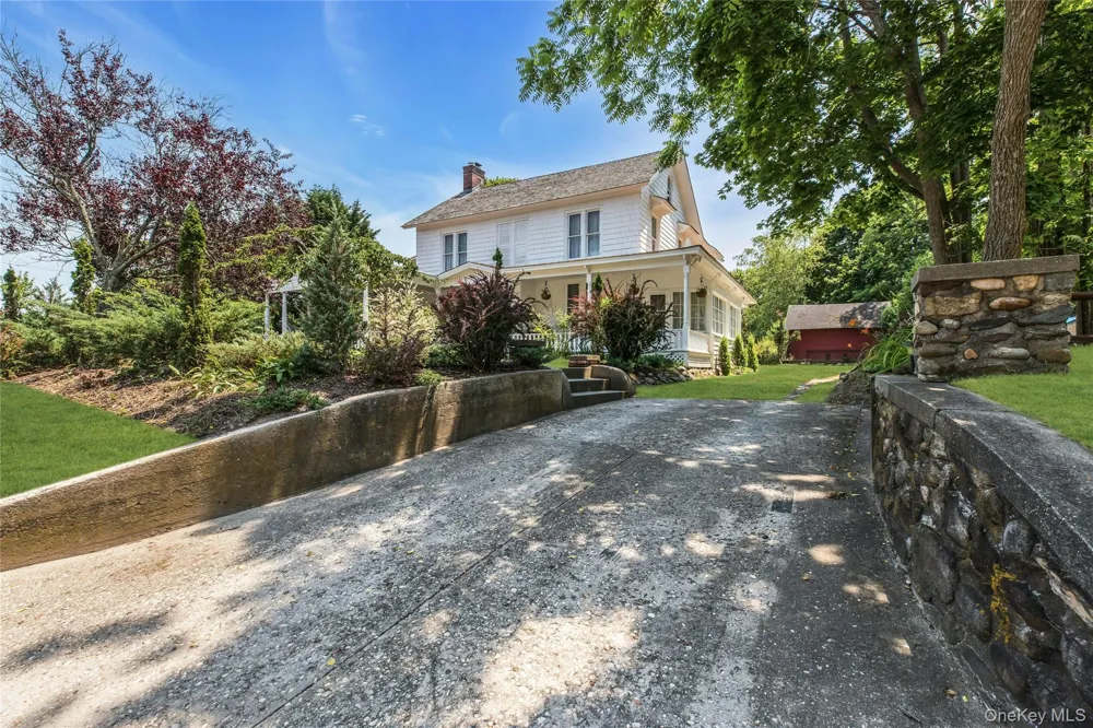 430 Montauk Highway East Moriches, NY 11940