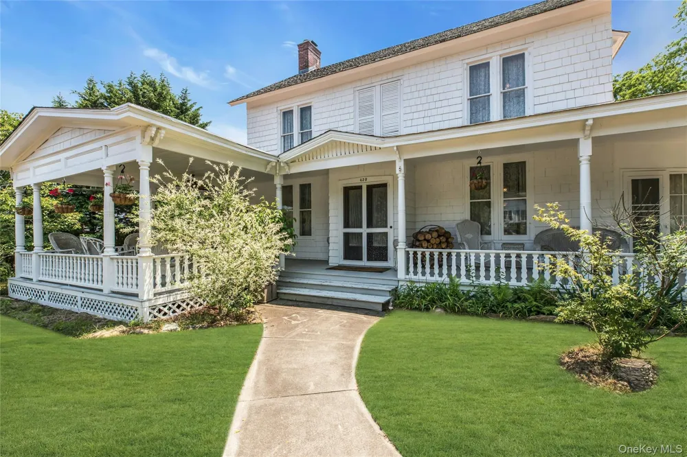 430 Montauk Highway East Moriches, NY 11940